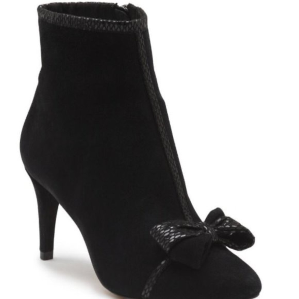 128 *NEW* Karl Lagerfeld Paris Mona Bow Bootie
